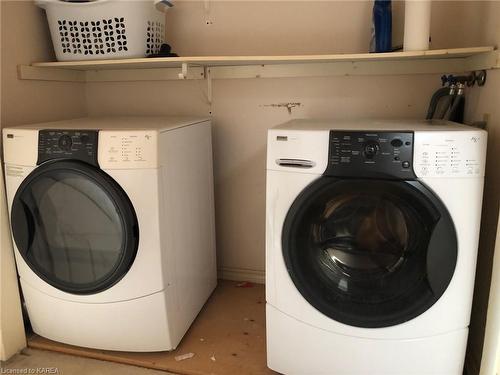 104 Ontario Street, Kingston, ON - Indoor Photo Showing Laundry Room