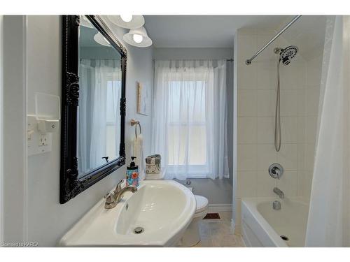 870 Stone Street N, Gananoque, ON - Indoor Photo Showing Bathroom