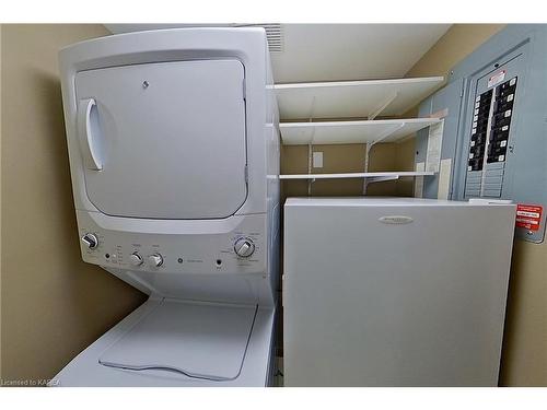 102-7 Centre Street, Napanee, ON - Indoor Photo Showing Laundry Room