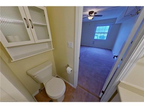 102-7 Centre Street, Napanee, ON - Indoor Photo Showing Bathroom