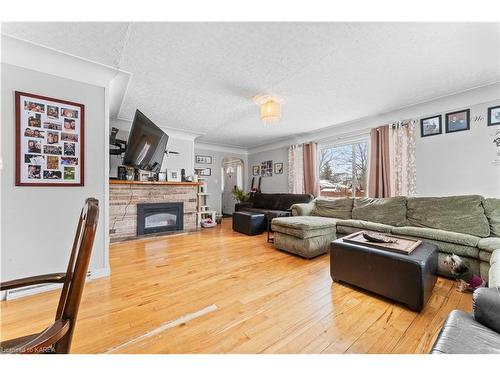 4 Rosewood Avenue, Belleville, ON - Indoor Photo Showing Living Room With Fireplace