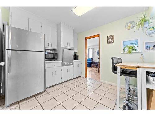 4 Rosewood Avenue, Belleville, ON - Indoor Photo Showing Kitchen