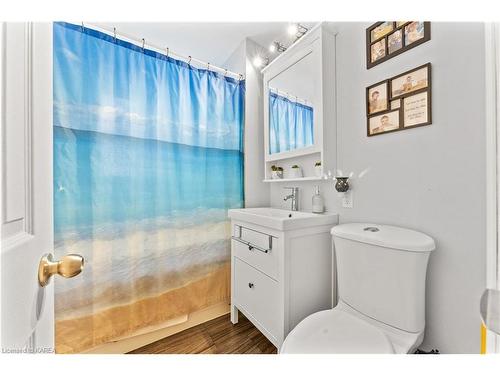 4 Rosewood Avenue, Belleville, ON - Indoor Photo Showing Bathroom