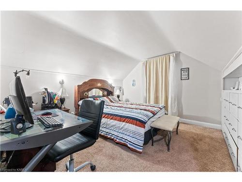 4 Rosewood Avenue, Belleville, ON - Indoor Photo Showing Bedroom