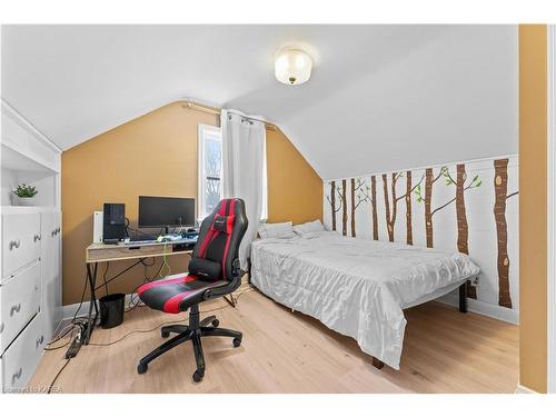 4 Rosewood Avenue, Belleville, ON - Indoor Photo Showing Bedroom