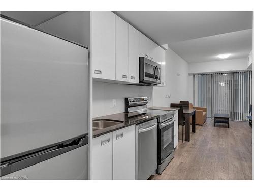 340-652 Princess Street, Kingston, ON - Indoor Photo Showing Kitchen With Stainless Steel Kitchen