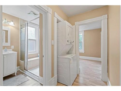 392 Alfred Street, Kingston, ON - Indoor Photo Showing Laundry Room