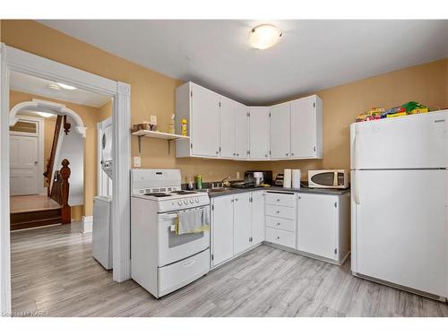 392 Alfred Street, Kingston, ON - Indoor Photo Showing Kitchen