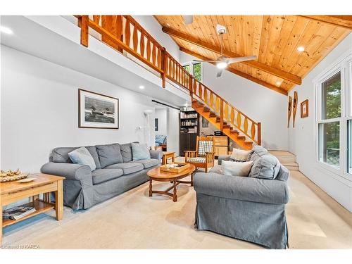 158 Maple Grove Lane, Tichborne, ON - Indoor Photo Showing Living Room