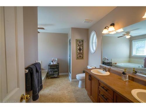 230 Honeywood Avenue, Kingston, ON - Indoor Photo Showing Bathroom