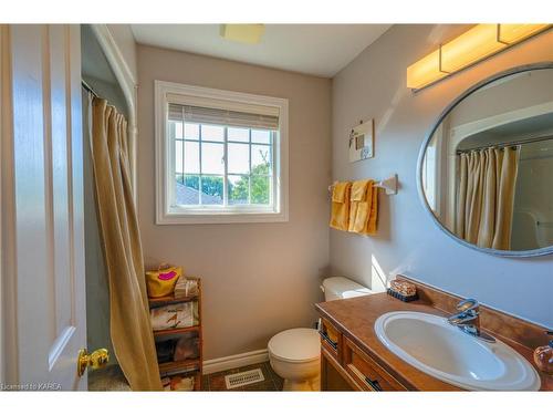 230 Honeywood Avenue, Kingston, ON - Indoor Photo Showing Bathroom