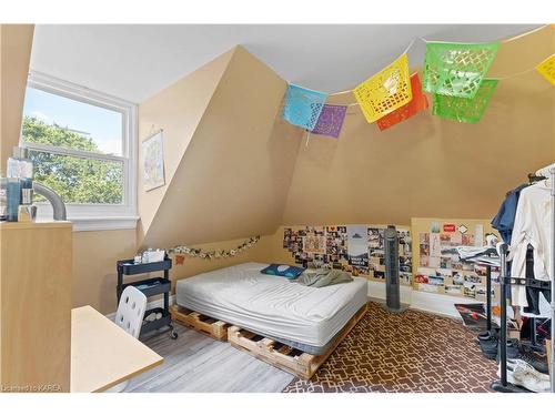 392 Alfred Street, Kingston, ON - Indoor Photo Showing Bedroom