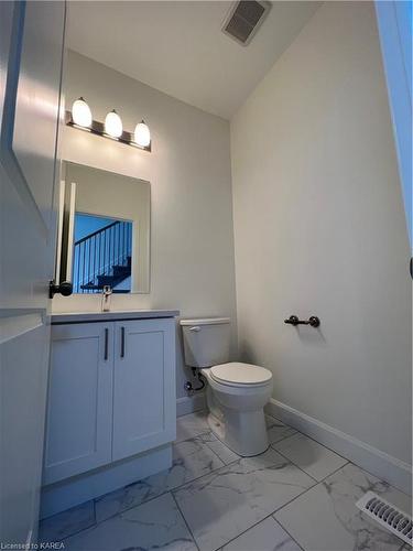 203 Superior Drive, Amherstview, ON - Indoor Photo Showing Bathroom