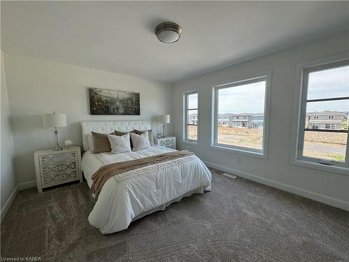 203 Superior Drive, Amherstview, ON - Indoor Photo Showing Bedroom