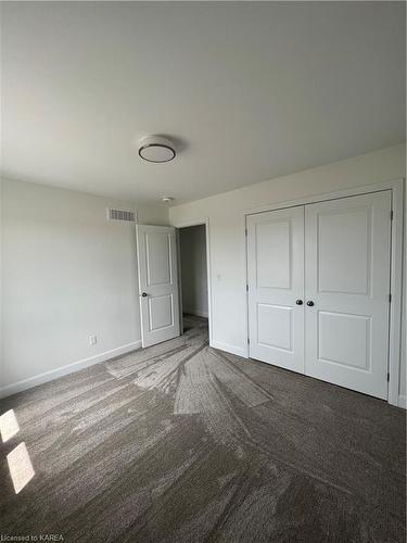 203 Superior Drive, Amherstview, ON - Indoor Photo Showing Other Room