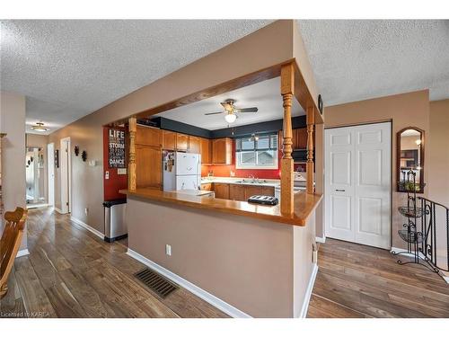 720 Ridley Drive, Kingston, ON - Indoor Photo Showing Kitchen