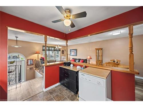 720 Ridley Drive, Kingston, ON - Indoor Photo Showing Kitchen