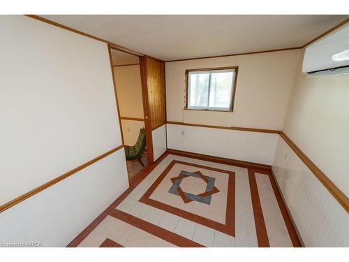 2305E Opinicon Road, Rideau Lakes, ON - Indoor Photo Showing Other Room