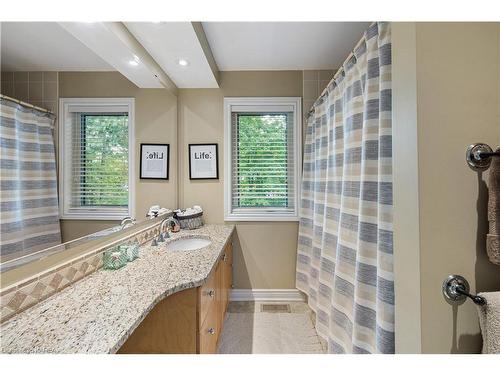 551 Rankin Crescent, Kingston, ON - Indoor Photo Showing Bathroom