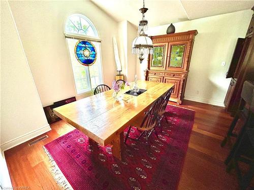 1 Bayshore Drive, Bath, ON - Indoor Photo Showing Dining Room