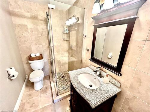 1 Bayshore Drive, Bath, ON - Indoor Photo Showing Bathroom