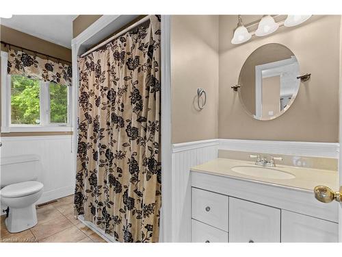 535 Beechwood Road, Napanee, ON - Indoor Photo Showing Bathroom