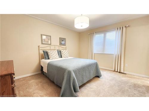 1468 Birchwood Drive, Kingston, ON - Indoor Photo Showing Bedroom