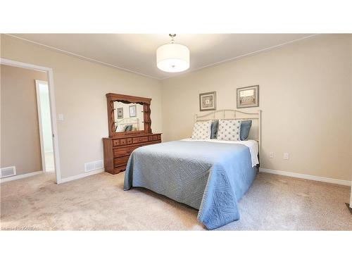 1468 Birchwood Drive, Kingston, ON - Indoor Photo Showing Bedroom