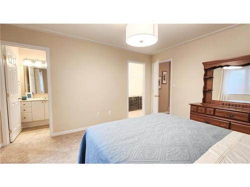 1468 Birchwood Drive, Kingston, ON - Indoor Photo Showing Bedroom