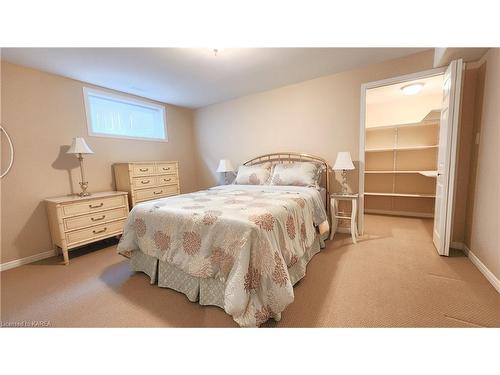 1468 Birchwood Drive, Kingston, ON - Indoor Photo Showing Bedroom