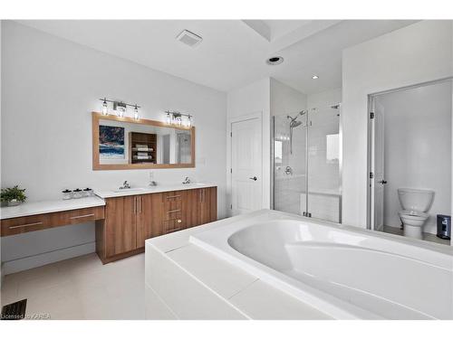 1561 Providence Crescent, Kingston, ON - Indoor Photo Showing Bathroom