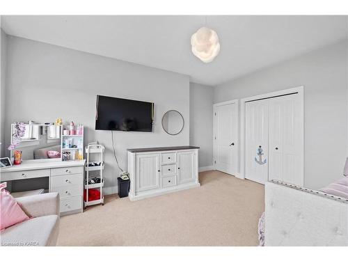 1561 Providence Crescent, Kingston, ON - Indoor Photo Showing Bedroom