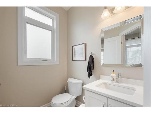 1377 Woodfield Crescent, Kingston, ON - Indoor Photo Showing Bathroom