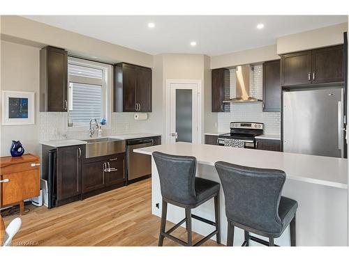 1377 Woodfield Crescent, Kingston, ON - Indoor Photo Showing Kitchen