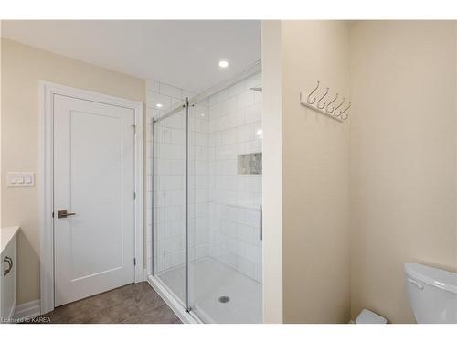 1377 Woodfield Crescent, Kingston, ON - Indoor Photo Showing Bathroom