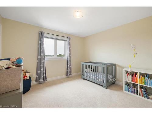 1377 Woodfield Crescent, Kingston, ON - Indoor Photo Showing Bedroom