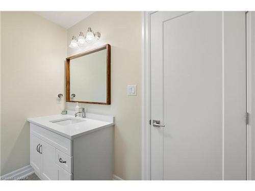 1377 Woodfield Crescent, Kingston, ON - Indoor Photo Showing Bathroom