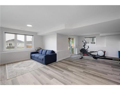 1377 Woodfield Crescent, Kingston, ON - Indoor Photo Showing Other Room