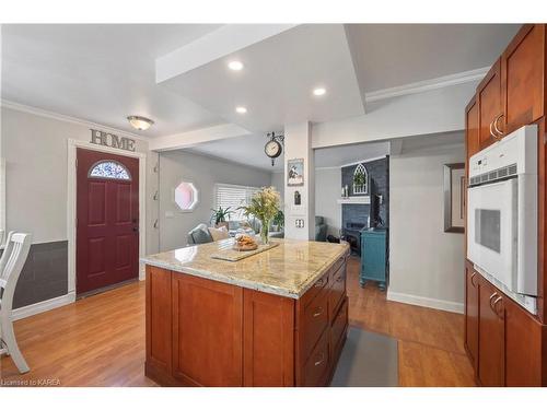 4221 Bath Road, Kingston, ON - Indoor Photo Showing Kitchen