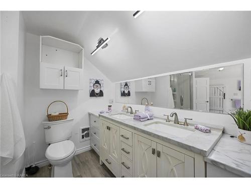 4221 Bath Road, Kingston, ON - Indoor Photo Showing Bathroom