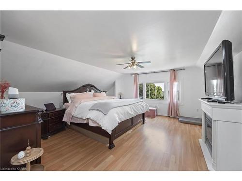 4221 Bath Road, Kingston, ON - Indoor Photo Showing Bedroom