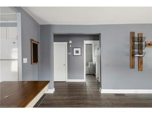 104 Toronto Street, Kingston, ON - Indoor Photo Showing Other Room