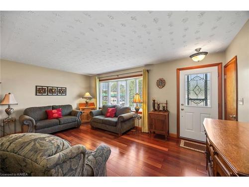 721 Front Road, Kingston, ON - Indoor Photo Showing Living Room