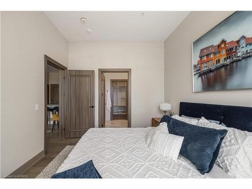 240-820 Gardiners Road, Kingston, ON - Indoor Photo Showing Bedroom