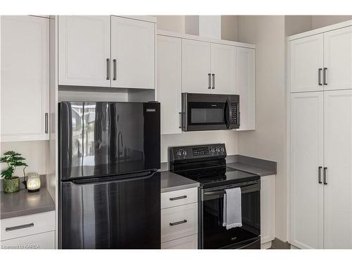 240-820 Gardiners Road, Kingston, ON - Indoor Photo Showing Kitchen