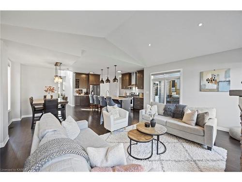 952 Edward Riley Drive, Kingston, ON - Indoor Photo Showing Living Room