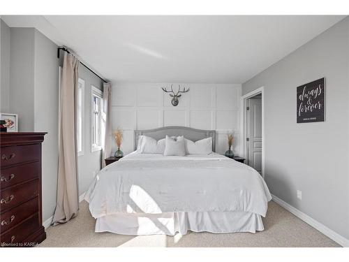 952 Edward Riley Drive, Kingston, ON - Indoor Photo Showing Bedroom