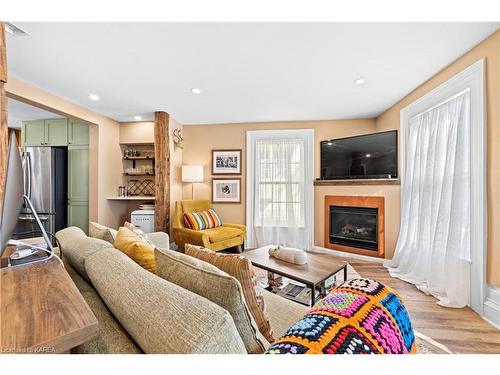 189 Davy Street, Bath, ON - Indoor Photo Showing Living Room With Fireplace