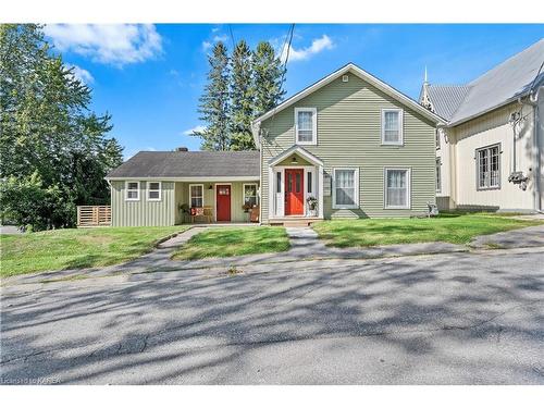 189 Davy Street, Bath, ON - Outdoor With Facade