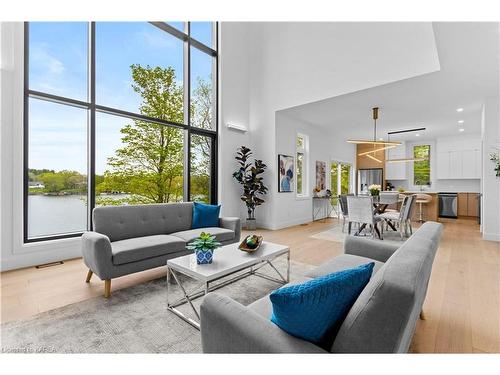 330 Nicholson Pt Road, Bath, ON - Indoor Photo Showing Living Room